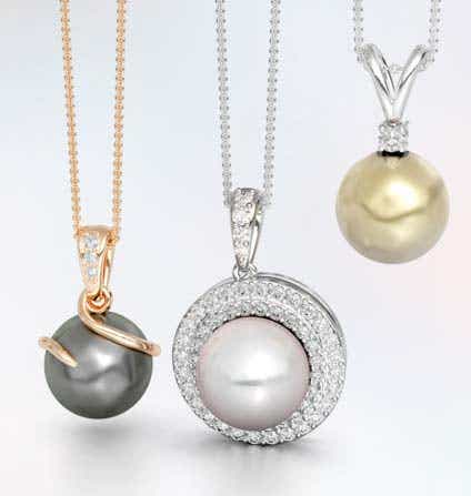 Pearl Pendant Necklaces